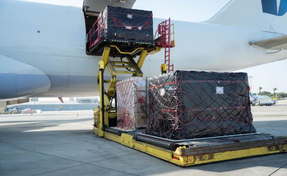 באלף מטוסים: מעל ל-120,000 טונות של ציוד צבאי