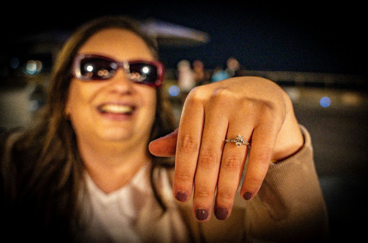 מזל טוב! סולנית להקת שלוה התארסה | צפו