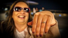 מזל טוב! סולנית להקת שלוה התארסה | צפו