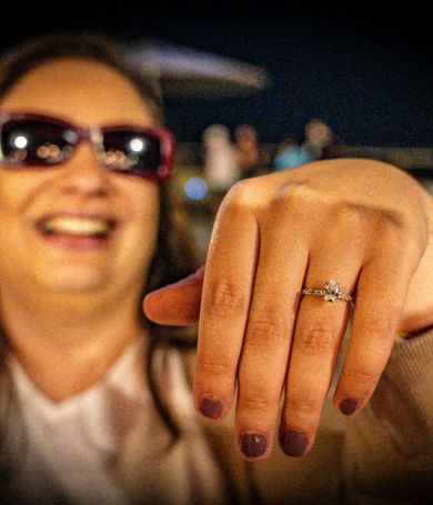 מזל טוב! סולנית להקת שלוה התארסה | צפו