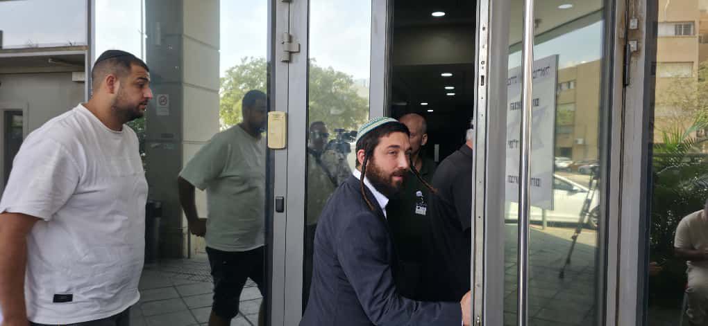 סוכות בכניסה לחקירה בפרשת שדה תימן: "לא אענה על שאלות"