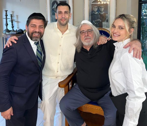 מרגש: כוכבת הילדים והנוער חושפת את השם של בנה השני