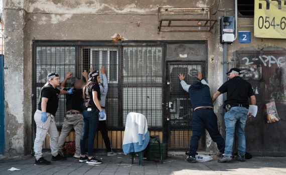 באמצעות סמויים: רשת ענק של סחר בסמים נתפסה בת"א. צפו במעצרים