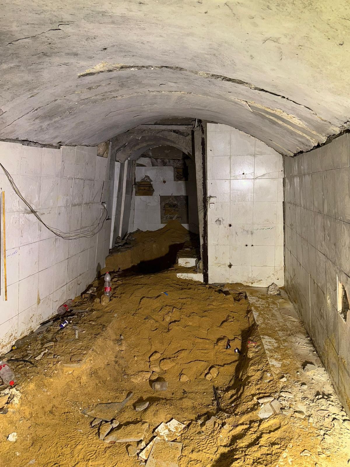 מנהרה מפלצתית נחשפה בעזה. צפו בתיעוד