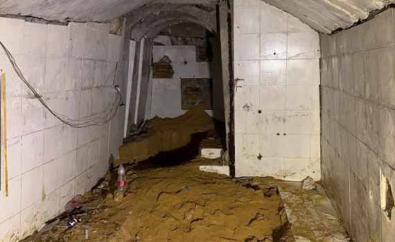 מנהרה מפלצתית נחשפה בעזה. צפו בתיעוד