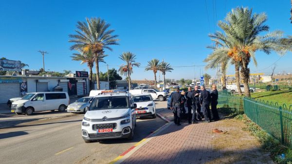 תל שבע: שוטרים הותקפו במחסום במהלך בידוק