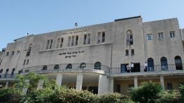 הבורר החילוני הכריע: 'המחבלים' יסולקו מישיבת פוניבז'