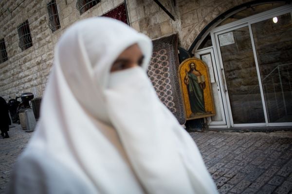 חבר פרלמנט באיראן: הבצורת בגלל הקלות בחוקי הצניעות לנשים