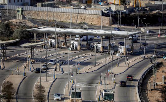 חייל ירה לעבר שב"ח במחסום המנהרות: הציר לירושלים נחסם