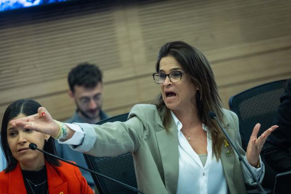 "מספיק להגיד למירב בן ארי שיהיה 'חופש דת' והיא מאבדת את זה"