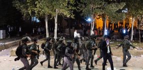 מהומה ברמת גן: חרדים התפרעו והפכו ניידת משטרה