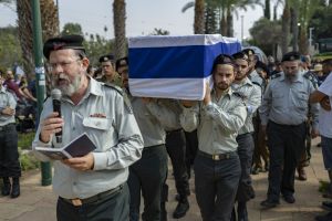 עומר נאוטרה הובא למנוחות: "הגנת עלינו בגופך ובכל מאודך"