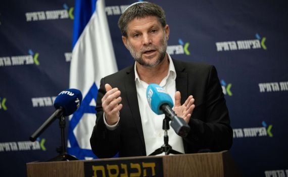 סמוטריץ': "שופכים מילונים כדי להמשיך לעשוק את הציבור"