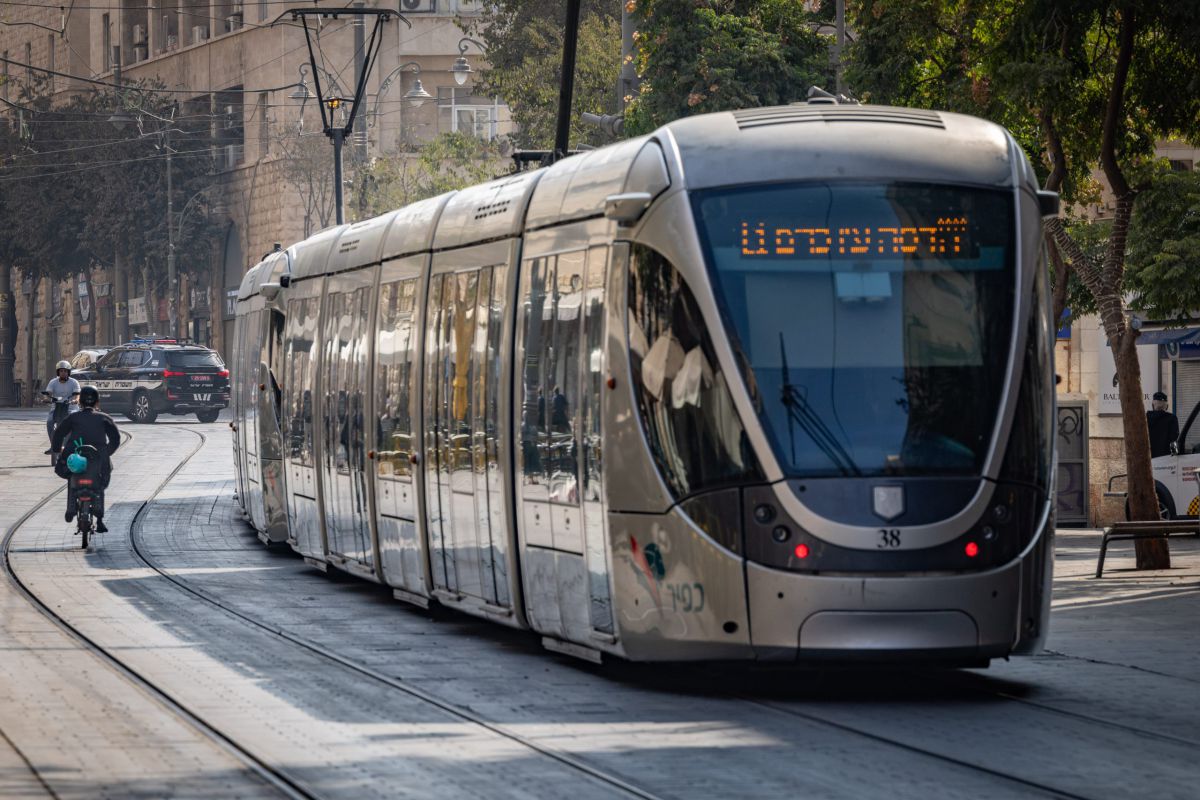כאוס בירושלים: תחנות מרכזיות ברכבת הקלה מושבתות