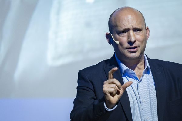 בנט: אתמוך בעסקה לסיום משפט נתניהו