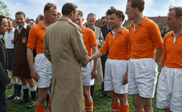 "העבריין" על הקרח: הכוכב שהושעה מכדורגל בגלל שהצליח