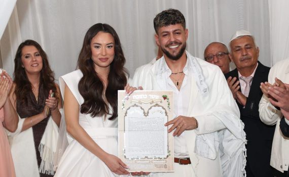 עם אורחים מרגשים במיוחד: הזמר כפיר צפריר התחתן