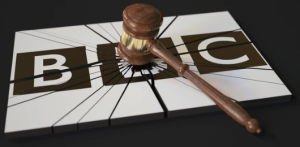 אחרי שהטו את הסיקור נגד ישראל וטראמפ: בכירי ה-BBC מתפטרים