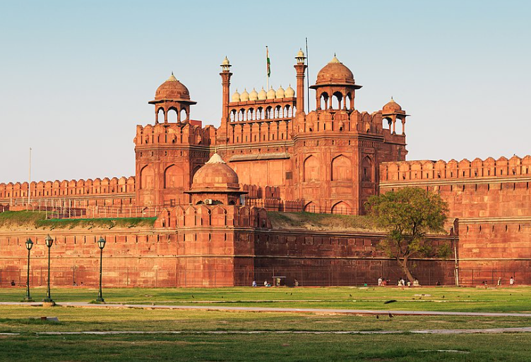 אירוע חריג בהודו: הרוגים רבים בפיצוץ באתר תיירות מוכר