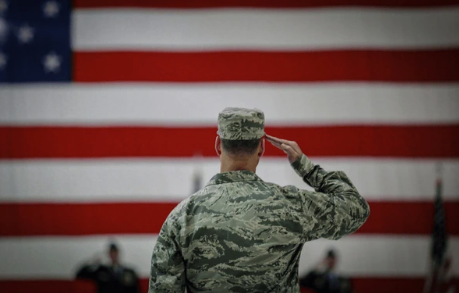 צעק "אללה אכבר": זה המהגר שרצח חיילים בארצות הברית