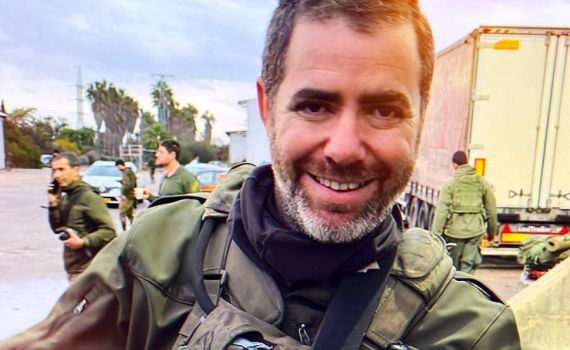 הראל חדד כתב שיר אהבה לאשתו – בלב עזה. האזינו