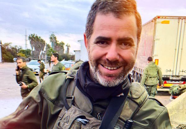 הראל חדד כתב שיר אהבה לאשתו – בלב עזה. האזינו