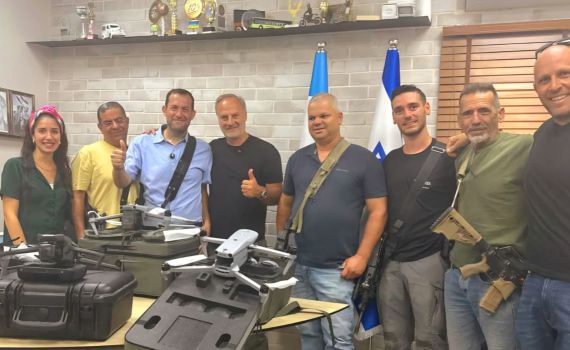בשומרון חילקו רחפנים תרמיים ליישובים: "לקח מרכזי מ-7.10"