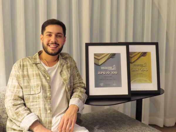 מעומק המנהרה לפלטינה: אלי-ה כהן חצה 40,000 עותקים בחודשיים