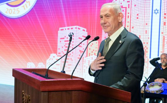 נתניהו חגג עם השרים בלוד והאשים: הפשיעה בגלל הייעוץ המשפטי