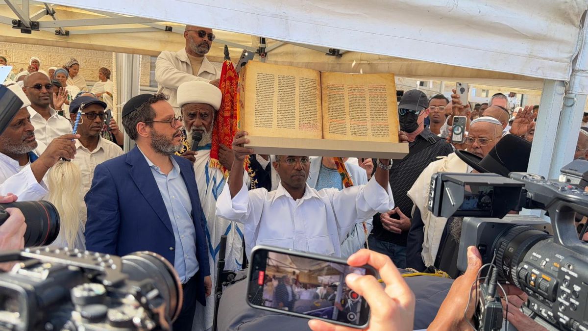 אלפים ציינו את חג הסגד. ח"כ סולומון: יום של כמיהה לירושלים