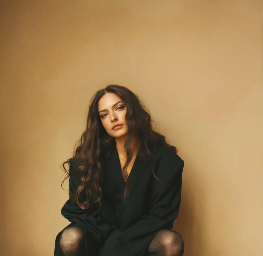 האם זהו שיר החופה הבא? מאי ספדיה ביצירה מרגשת