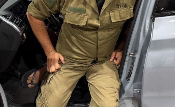 עם מדי צה"ל וכפכפים – כך נתפס מבריח השב"חים