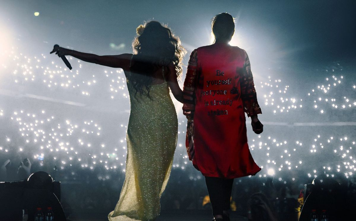 זאת רק ההתחלה: מירי מסיקה וקרן פלס בביצוע לייב משותף