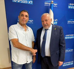 אחרי 40 שנה: פעיל הליכוד הוותיק מצטרף לליברמן