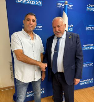 אחרי 40 שנה: פעיל הליכוד הוותיק מצטרף לליברמן