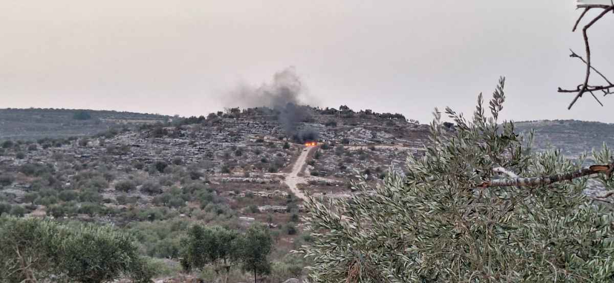 תקיפה בגבעת 'שירת ציון': עשרות ערבים חדרו למתחם, תקפו והרסו