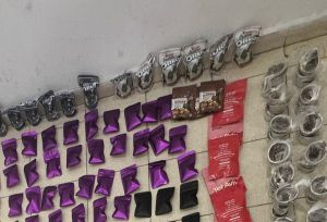 בתוך שקיות במבה: אישה ממאה שערים ניהלה מחסן למכירת סמים