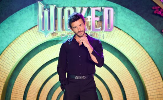 מאכזב: אריאנה גרנדה נעדרה מהבכורה העולמית של מרשעת