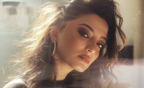 מורן אהרוני בשיר חדש: "הילדה שלי הגיעה אליי בזמן הנכון"