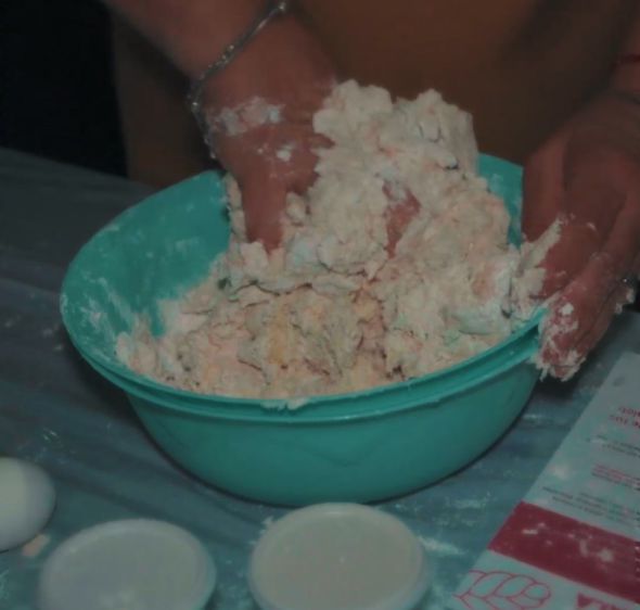 מה קרה כש-3,000 נשים הפרישו חלה ענקית ביחד? צפו