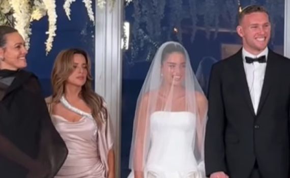 עוד פאדיחה? הרגע המביך בחופה של נועה קירל. צפו