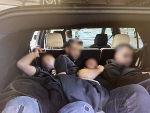 אח בכיר בבית חולים בדרום נעצר לאחר שהסיע שב"חים. צפו