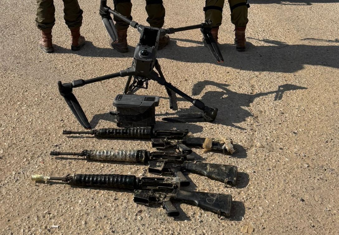 גל ההברחות נמשך: 3 נשקי M16 נתפסו ברחפן בגבול מצרים