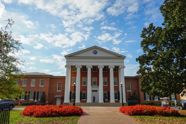 אוקספורד: רוב הסטודנטים חושבים שישראל מסוכנת יותר מהאיראנים