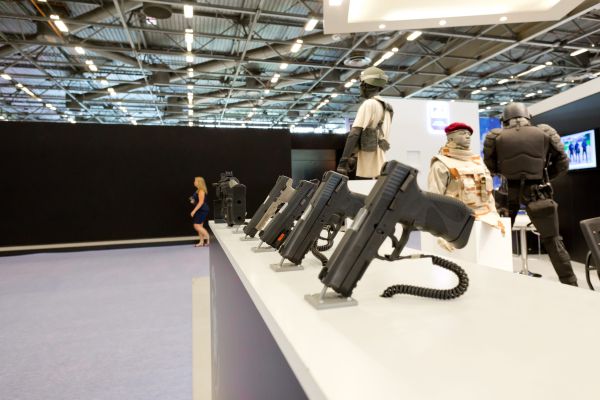 שר החוץ הצרפתי: החברות הישראליות ישתתפו בתערוכה הביטוחנית