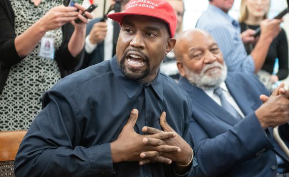 קניה ווסט מתנצל: הראפר השנוי במחלוקת נפגש עם הרב פינטו