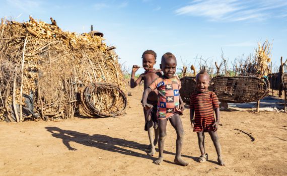 פעילים אנטי-ישראלים השפילו ילדים בסודן בשם "המאבק בעזה"
