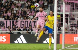 לא נגמרים: מסי סחב את קבוצתו לגמר, רונאלדו עם שער מהסרטים