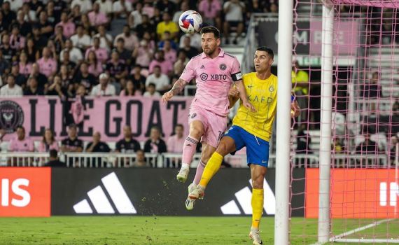 לא נגמרים: מסי סחב את קבוצתו לגמר, רונאלדו עם שער מהסרטים