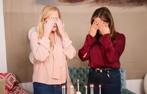 ככה לא מדליקים נרות חנוכה: איימי שומר שינתה את המנהג המפורסם